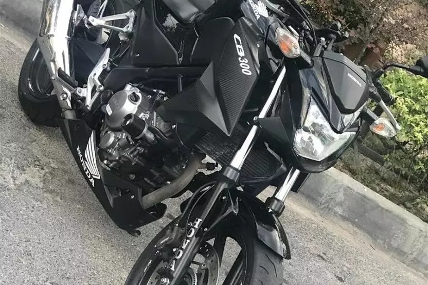 هوندا، CB 300F