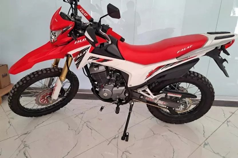 جهان همتا، فلات CRF200