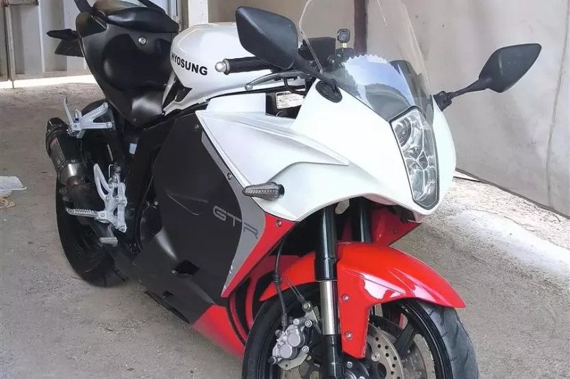 هیوسانگ، جی تی 250R