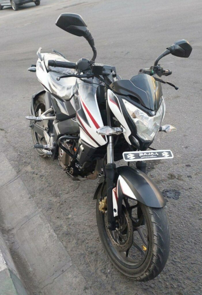 موتور  باجاج پالس NS 200