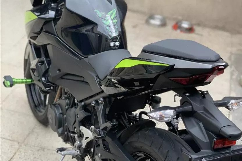 کاوازاکی، Z250