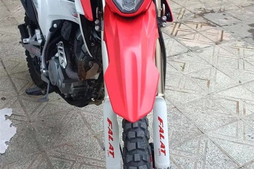 جهان همتا، فلات CRF200