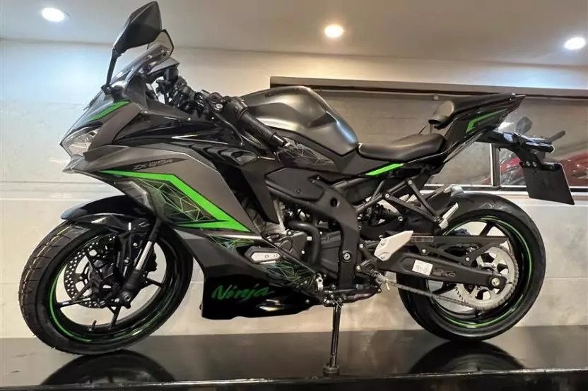 کاوازاکی، نینجا ZX-25R